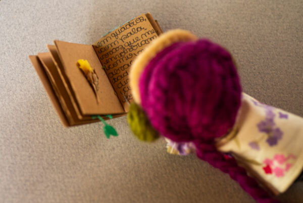 Livro, música e poesia (15 cm) - Image 4