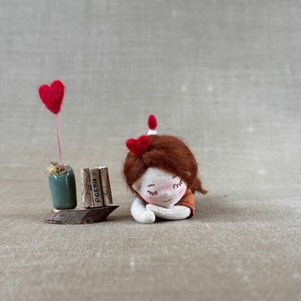 "Aquilo que sou "- Boneca pequetita (miniatura 15cm)